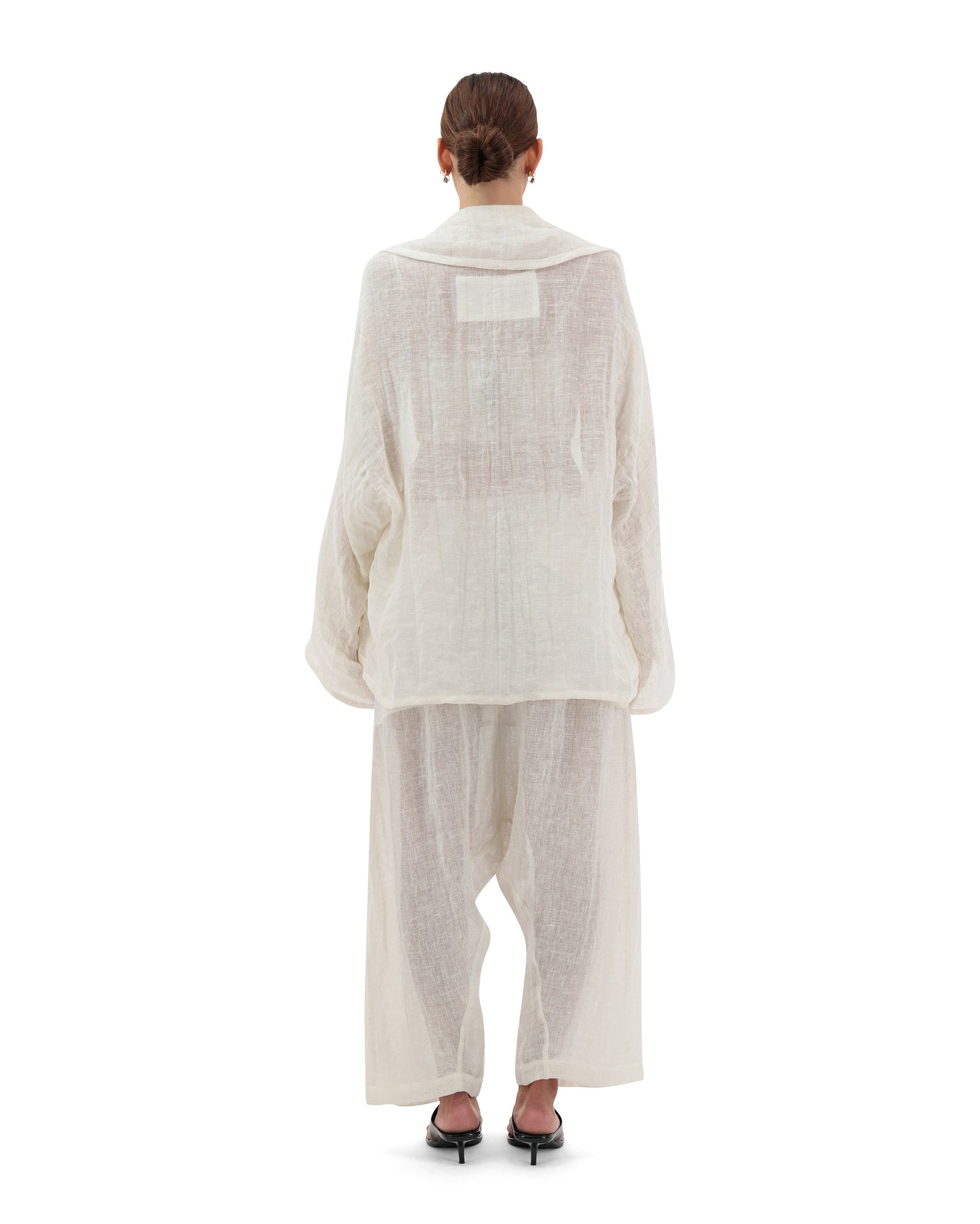 Fluid linen jacket