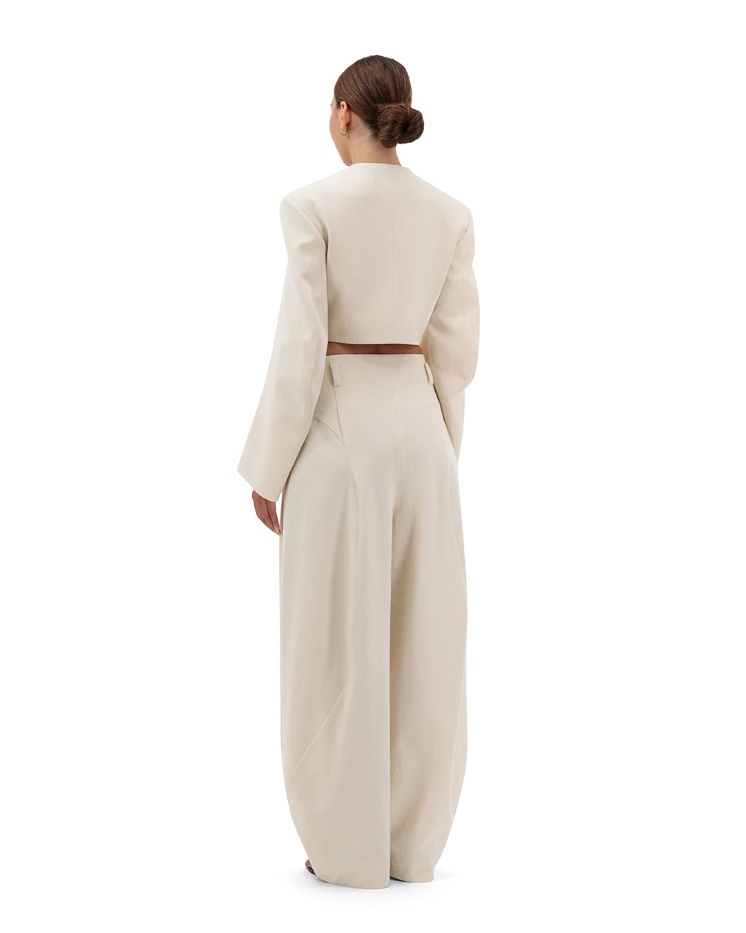 Cropped engineered sleeves blazer