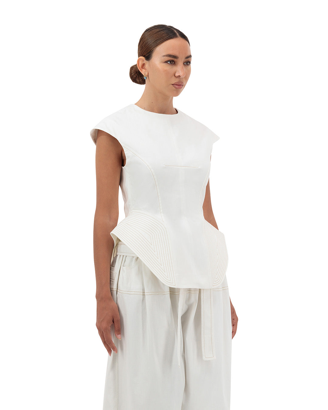 Hourglass sculpted top