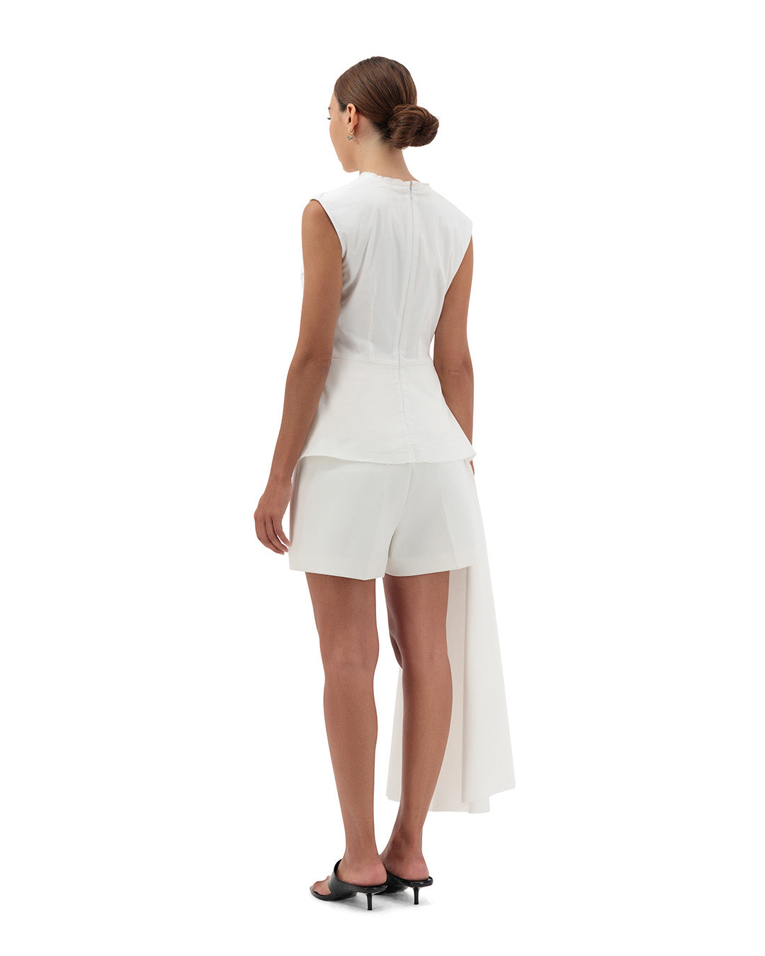 Side sculpted sleeveless top