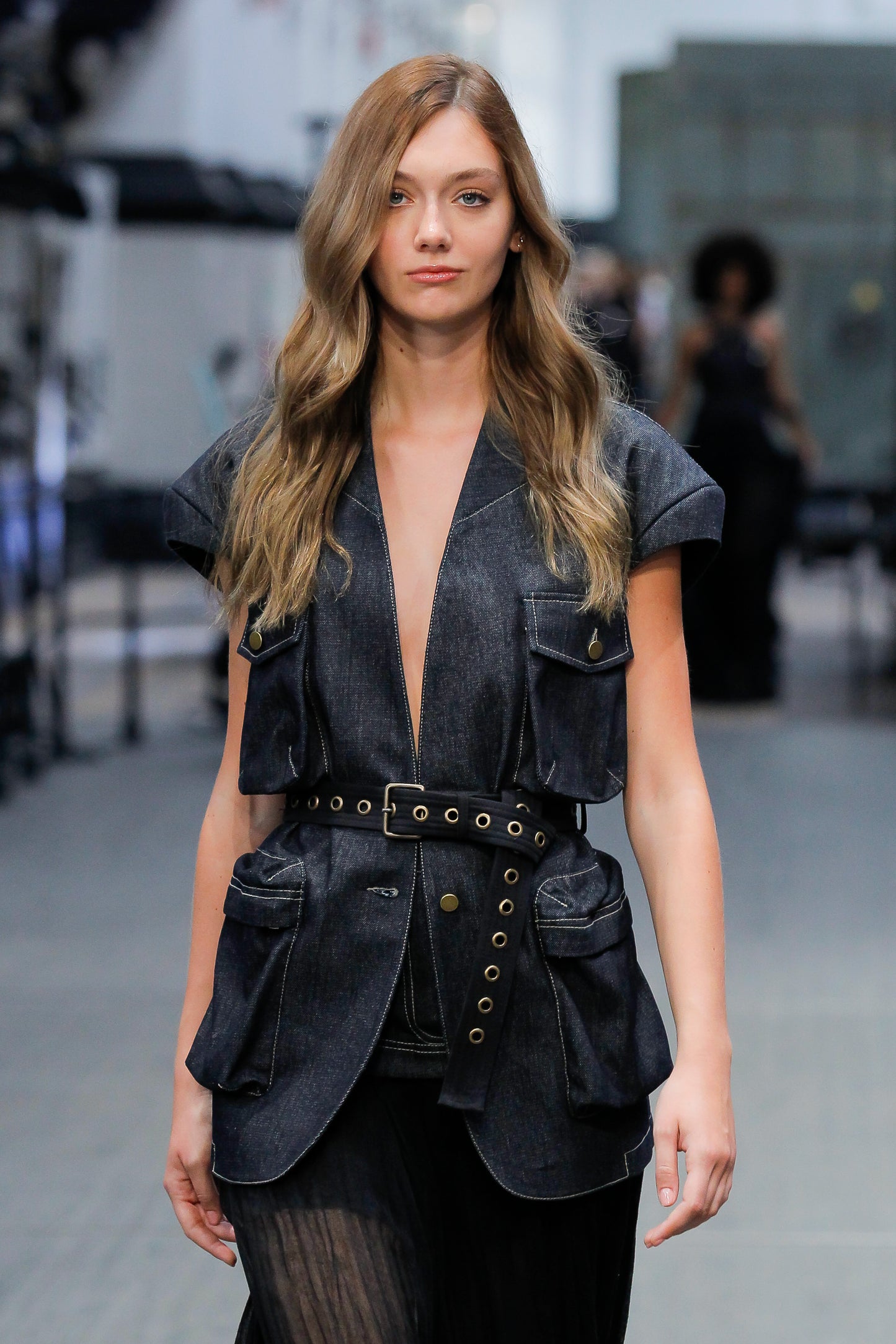 Sleeveless Multi-pocket Belted Denim Blazer