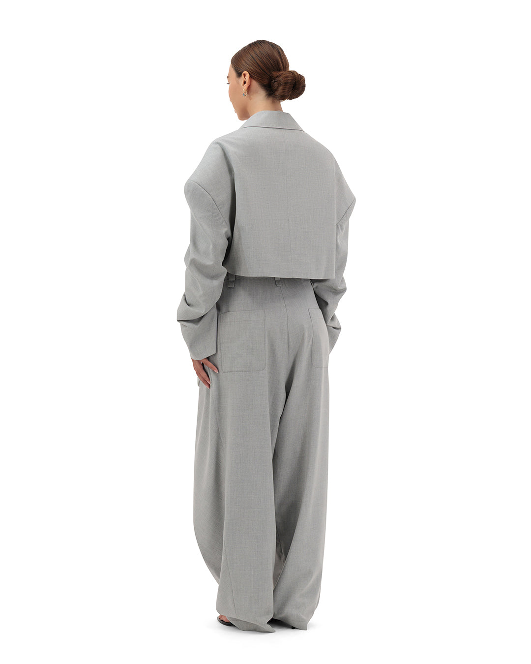 Oversized pleats curved sleeves cropped blazer