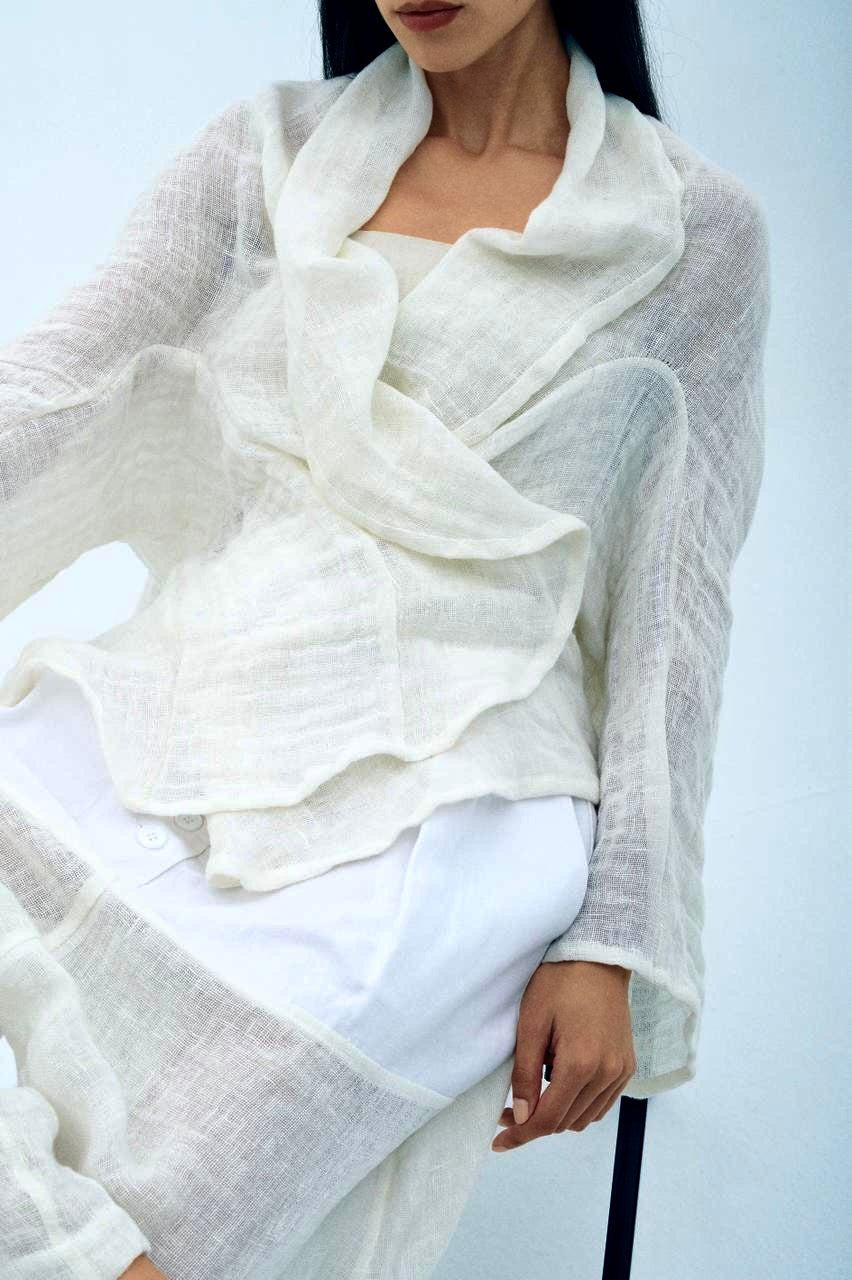 Fluid linen jacket