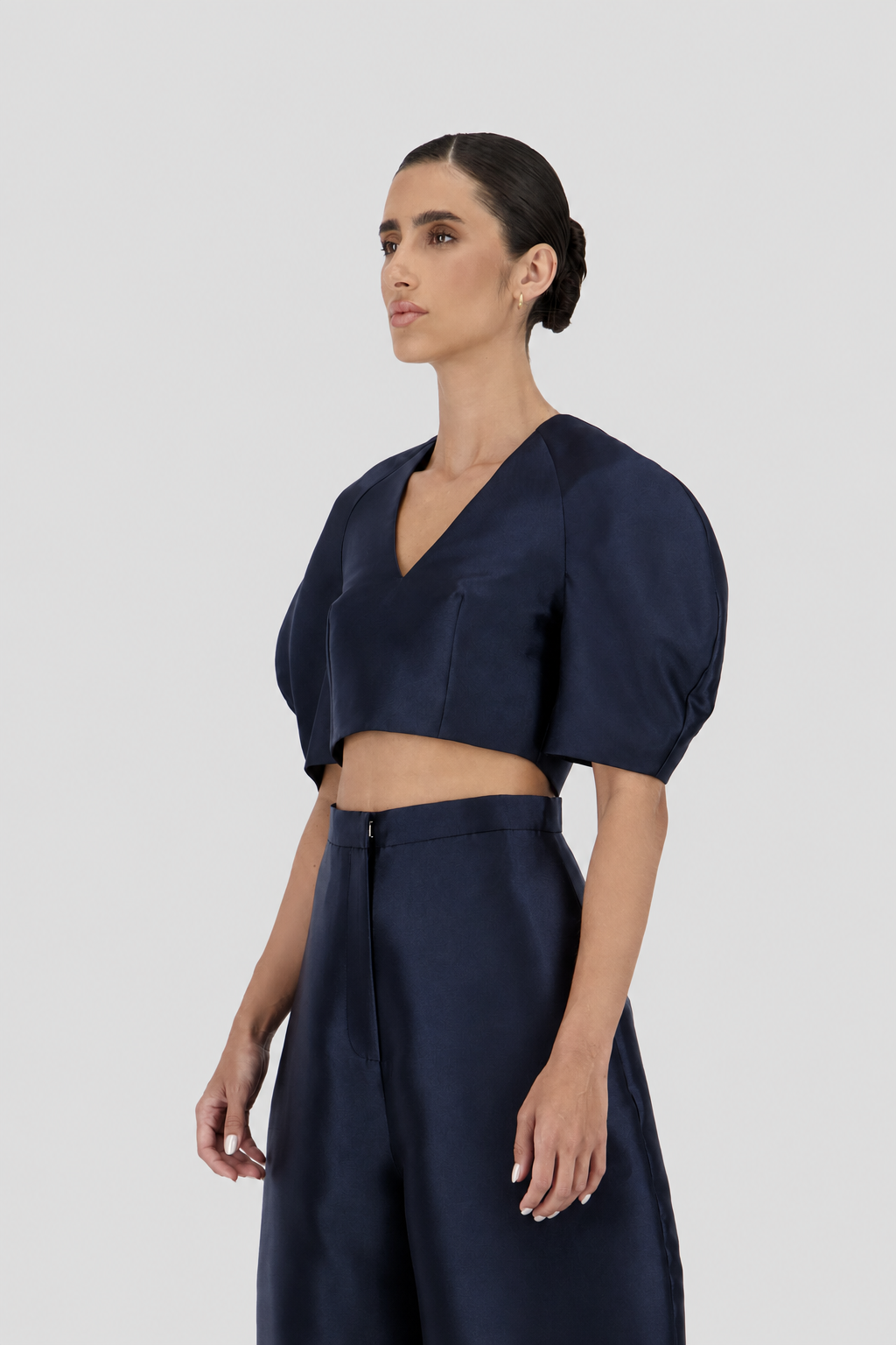 Oval sleeve cropped top