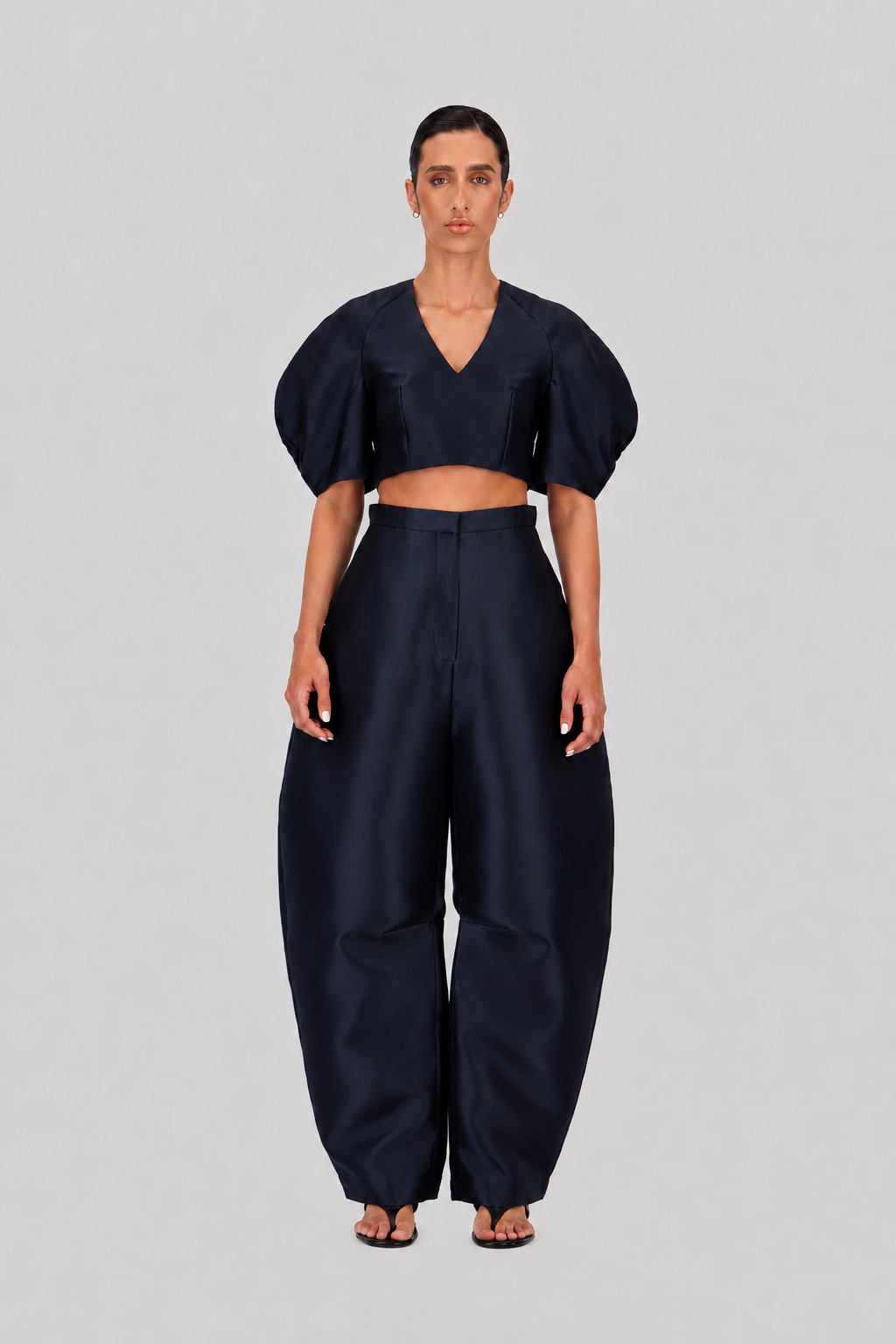 Oval sleeve cropped top
