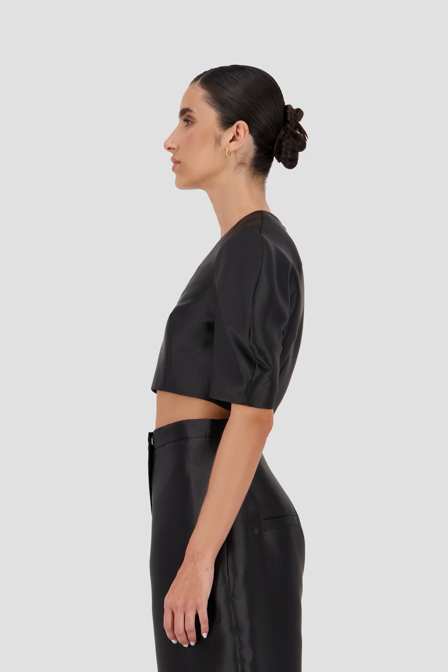 Oval sleeve cropped top