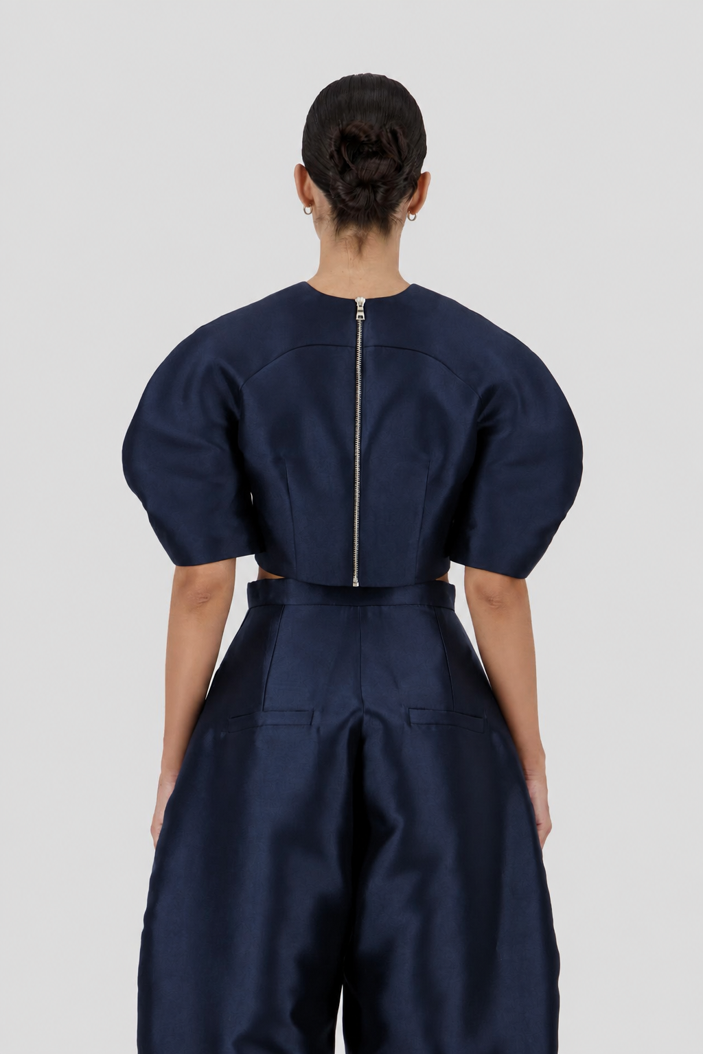 Oval sleeve cropped top