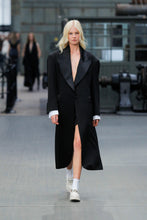 Load image into Gallery viewer, Oversized tuxedo coat
