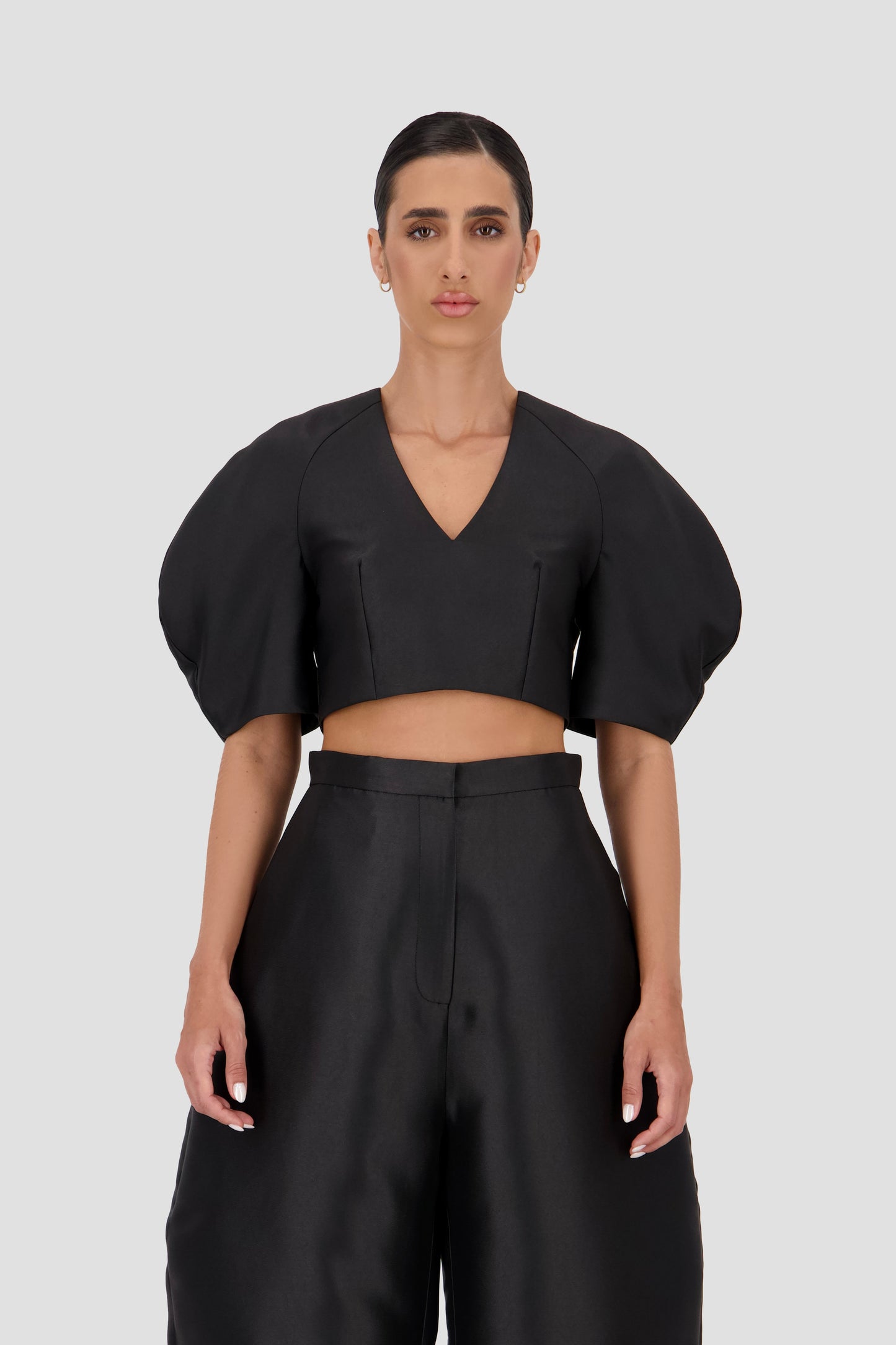 Oval sleeve cropped top