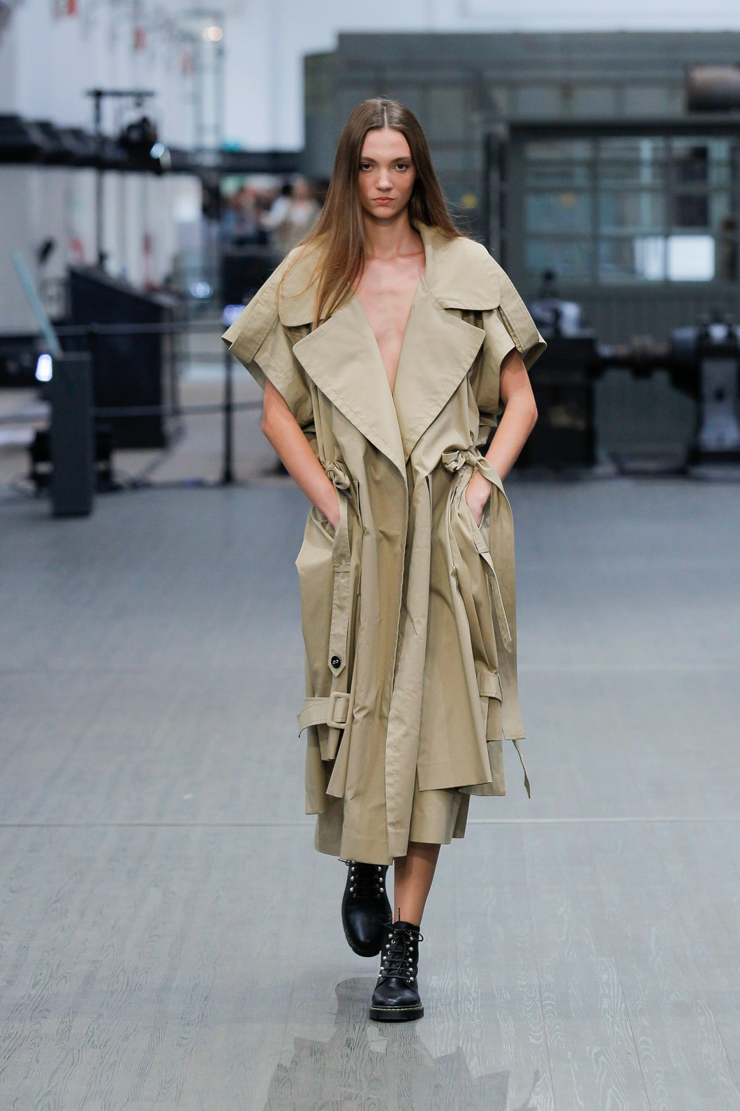 Hybrid Backless Trench