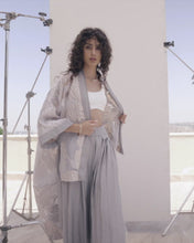 Load and play video in Gallery viewer, Ballon back brocade kimono
