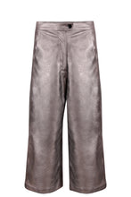 Load image into Gallery viewer, Vegan leather cropped pants
