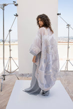 Load image into Gallery viewer, Ballon back brocade kimono
